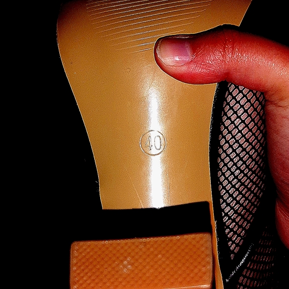 NEW NEVER USED SEXY HIGH HEELS SIZE 40 RUSSIAN ALSO SIZE 8 AND A HALF CANADIAN! - Picture 5 of 16